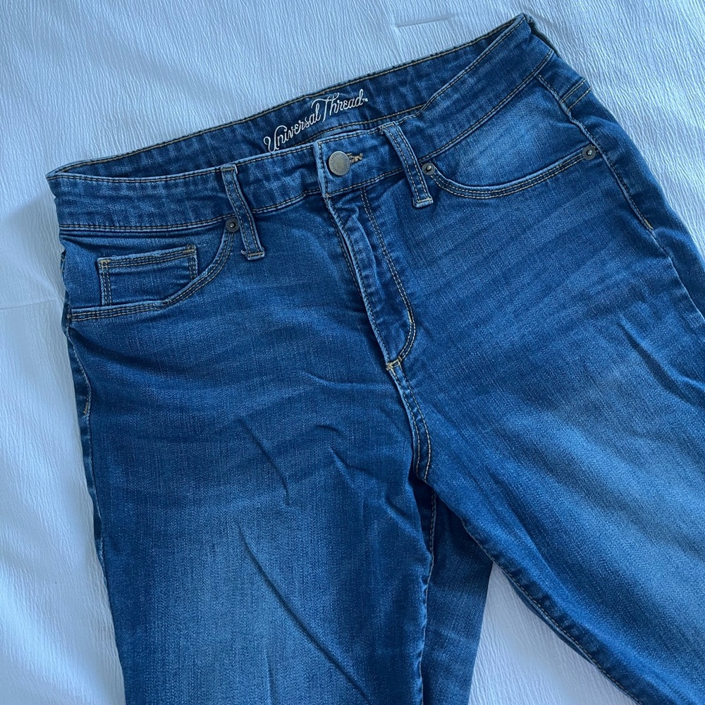 Ripped skinny jeans